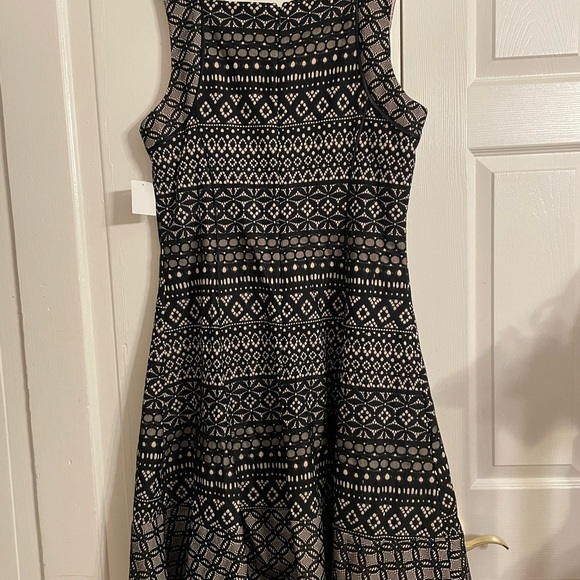 DONNA RICCO Printed Fit and Flair Dress Sz 12 - Picture 2 of 3
